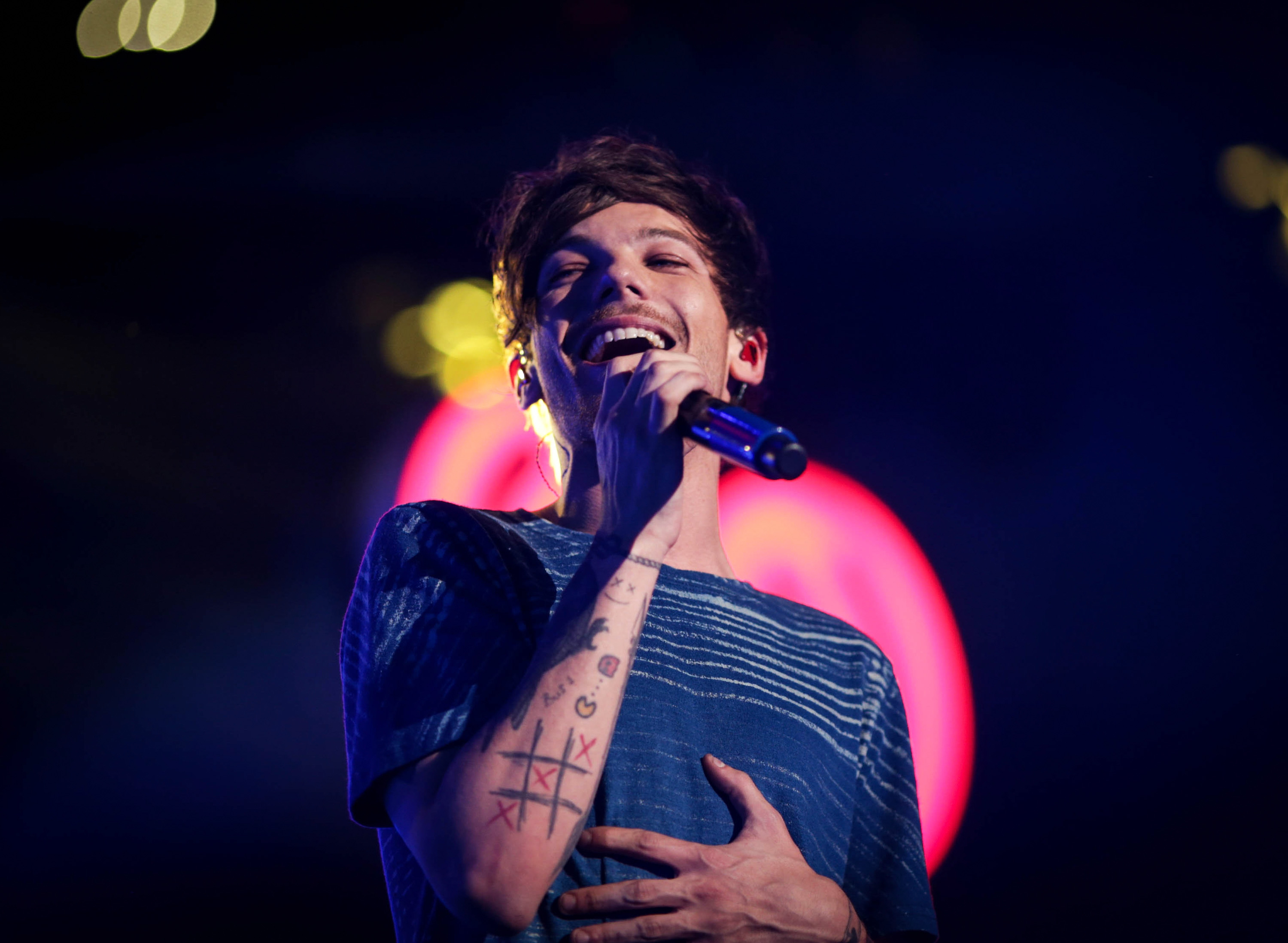 Louis Tomlinson bebe, Louis Tomlinson hijo, Louis Tomlinson novia, Louis Tomlinson familia