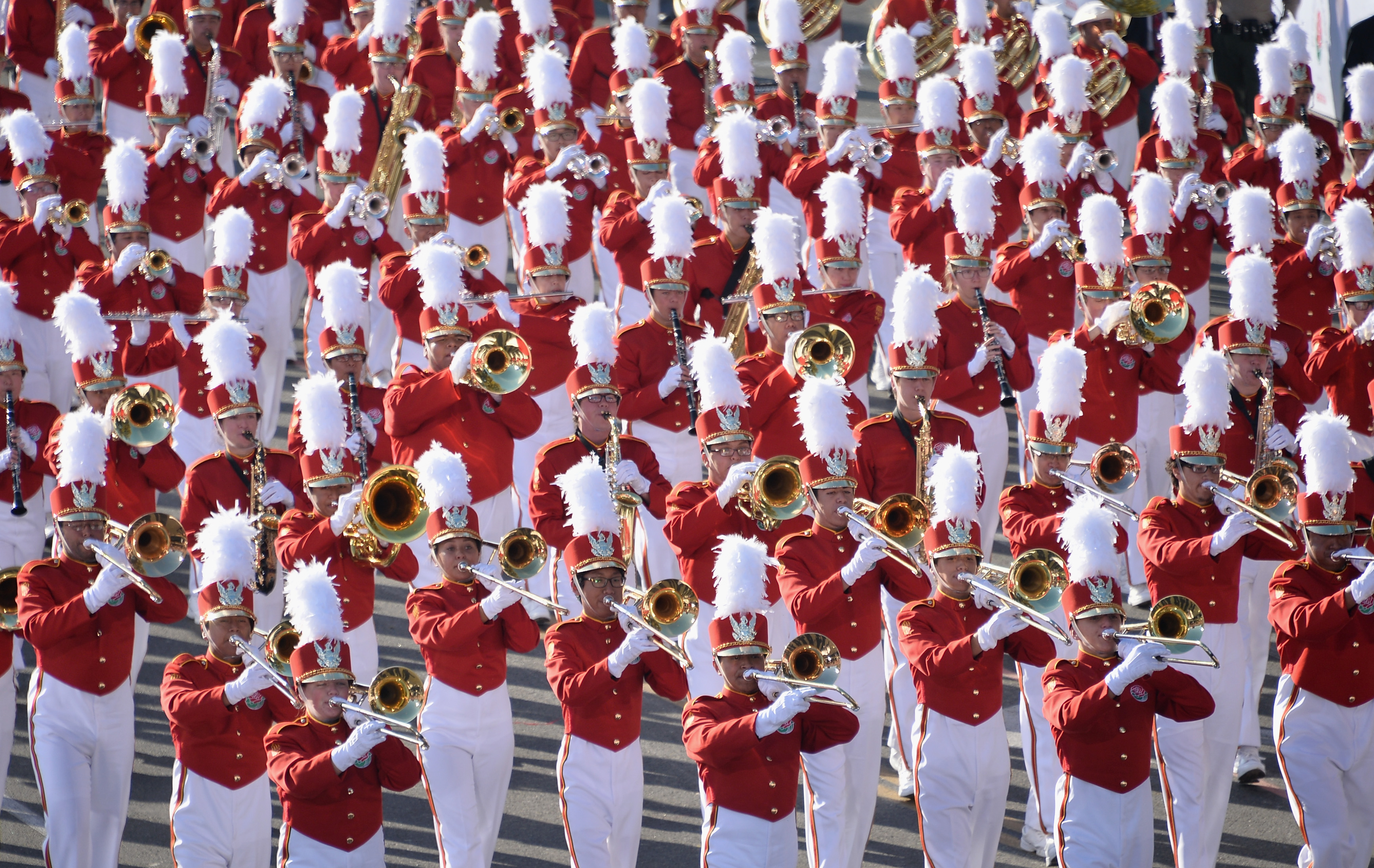 A qué hora el Desfile de las Rosas 2016?