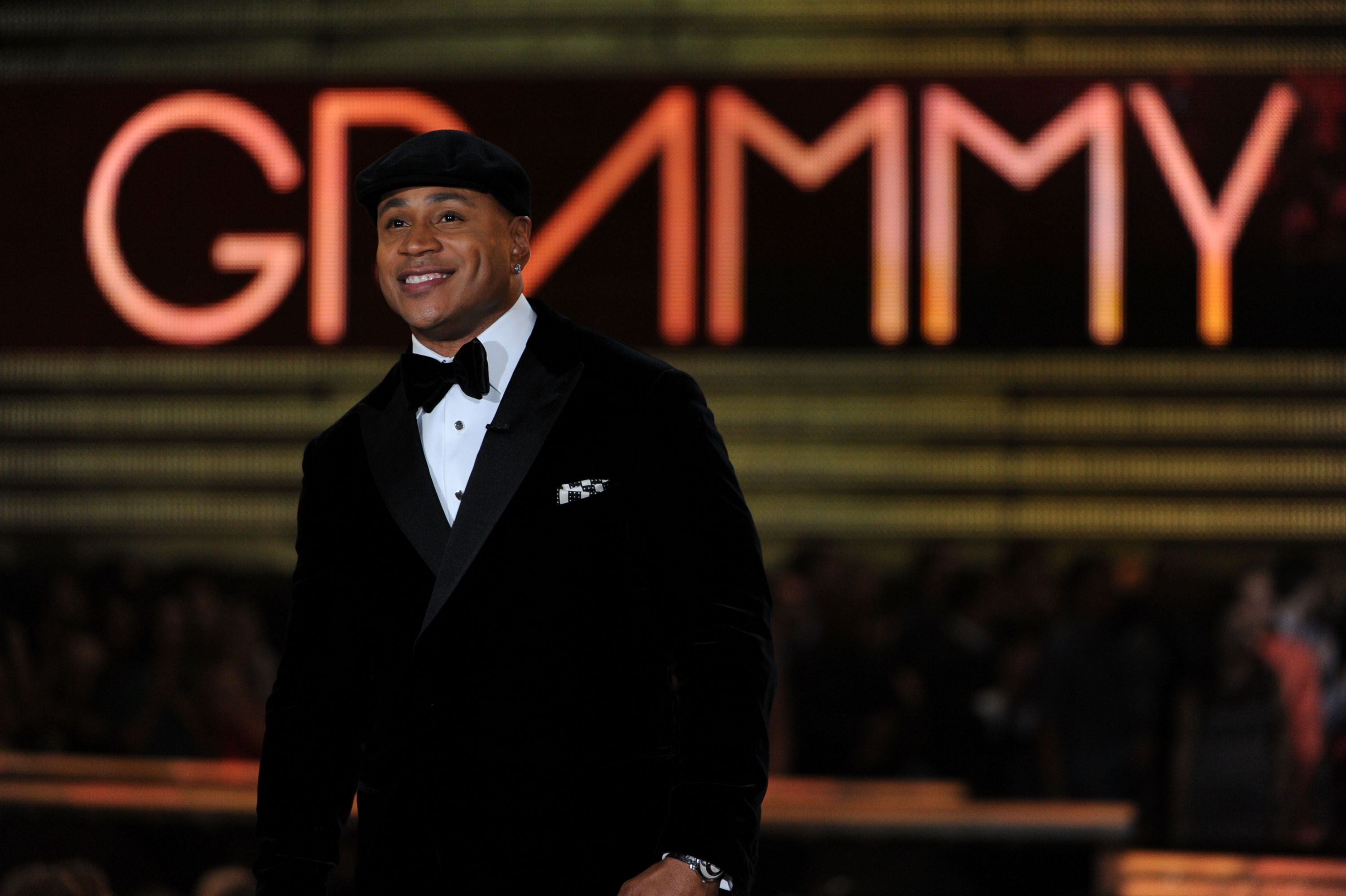 quien es el host de los grammys, Anfitrion grammy, a que hora son los grammys, canal de los grammys