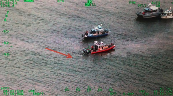 Avión de combate se estrella en el río Hudson (Twitter)