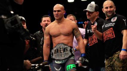 Cómo Ver UFC 201 Lawler vs. Woodley en Vivo por Internet y Móvil