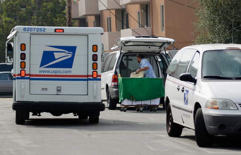 correo víspera de Año Nuevo, correo Día de Año Nuevo 