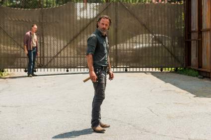 The Walking Dead Temporada 7 Capítulo 9 Spoilers: Rick Conoce a Ezekiel