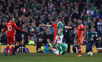 VER: Seamus Coleman Se Fractura la Pierna [Imágenes y Video Fuertes]