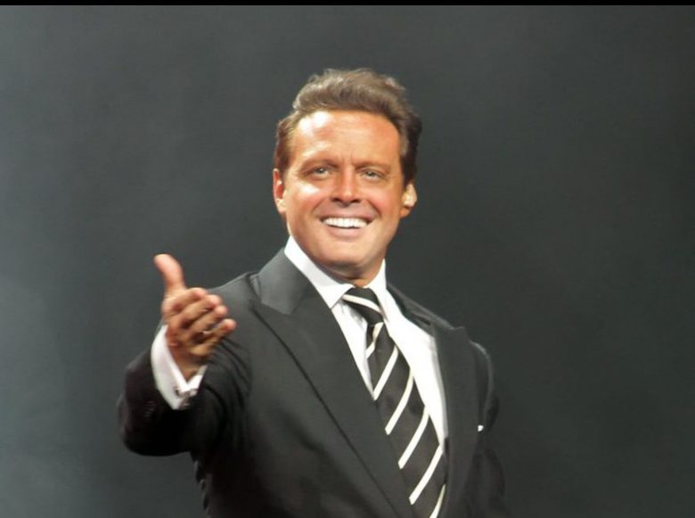 ¿Por qué llora Luis Miguel en sus conciertos?, Por qué le dicen a Luis Miguel El Sol de México? Por qué le dicen El Sol de México a Luis Miguel? , cantante,mexicano, Luisito Rey