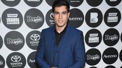 Danilo Carrera está comprometido. ¡Mira el anillo!