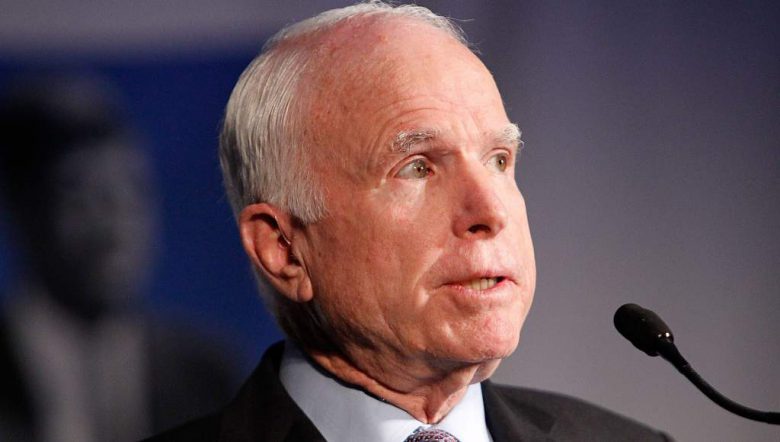 Cuánto dinero tenía John McCain, millones, fortuna, muerte, esposa, hijos