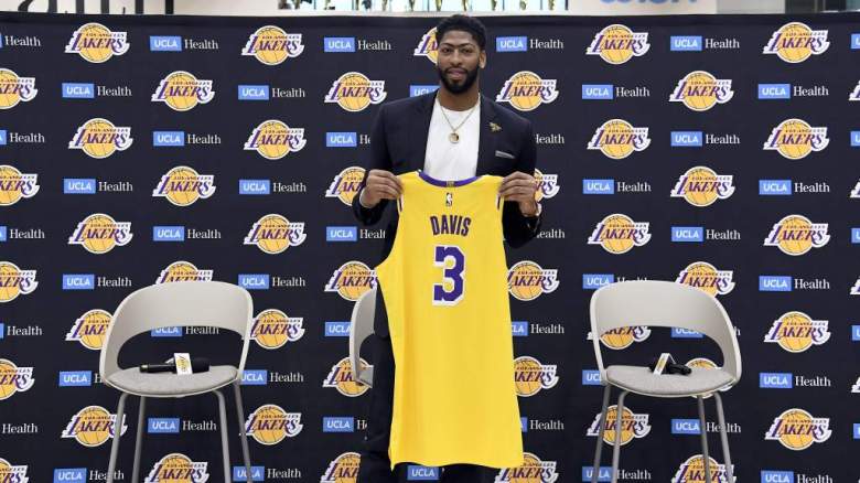 VER: Anthony Davis en acción en Lakers Night en el Dodger Stadium