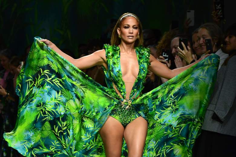 Jennifer López vuelve a lucir su famoso Versace verde: ¿mejor que hace 20 años?