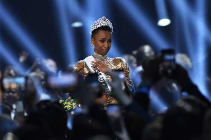 Noticias de Reinas -Abril 04: la Miss Universo confiesa que tiene algo en el alma