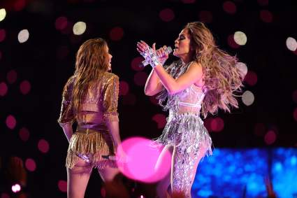 ¿Jennifer López le dio una nalgadita a Shakira?: aquí la prueba -VIDEO