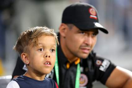 Niño con enanismo sufre nuevo ataque: ¿es un adulto e inventó su historia?