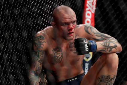 Anthony Smith tiene sangrienta pelea con intruso: ¿cómo está el luchador de la UFC?