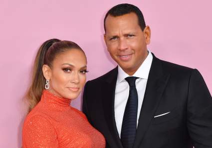 Jennifer López revela que su boda con A-Rod fue pospuesta