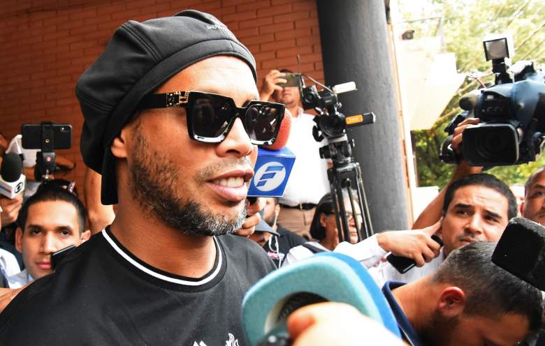 ronaldinho-prision-paraguay