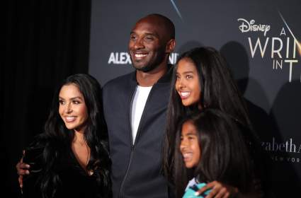 La viuda de Kobe Bryant llora sola en su aniversario de bodas: está destrozada