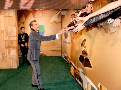 Adrián Uribe será papá