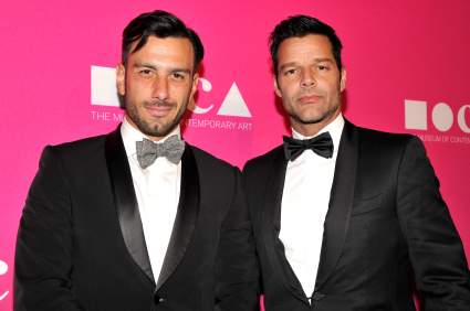Este beso de Ricky Martin y su esposo desata la controversia: ¿dónde fue?