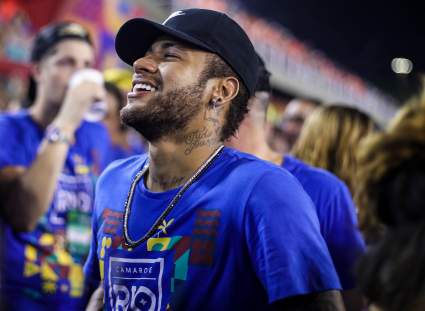 Difunden fotos de Neymar de fiesta con modelos en Saint Tropez: ¿tiene nueva novia?