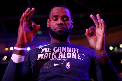 Lebron homenajea a una gran influencia en su vida ¿qúién fue?