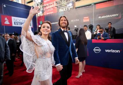 Los besos y hermosos mensajes de Sebastián Rulli a Angelique Boyer por su cumpleaños: ¡disfrútalos!