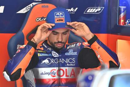 ¿Romance prohibido? Figura del MotoGP blanquea relación con la hermanastra y anuncian su boda