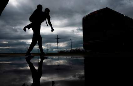 El huracán Laura acecha a Estados Unidos: pánico y miles de evacuados