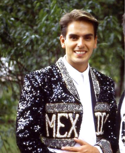 [FOTOS]: Amigos y familiares se reúnen para darle el triste último adios a Xavier Ortiz