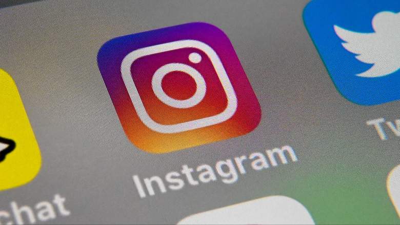 Logotipo de Instagram mostrado en una tableta