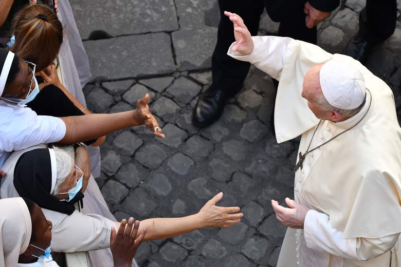 El Papa Francisco reaparece en público tras 6 meses resguardado, sin tapabocas