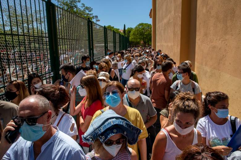 El Dr. Larry Corey, quien lidera un grupo creado por los Institutos Nacionales de Salud para trabajar en vacunas contra el coronavirus, dijo a CNN que no cree que haya una vacuna disponible para el día de las elecciones.