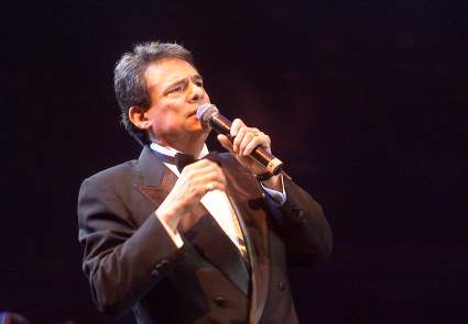 Asistente de José José asegura que Sarita es una “manipuladora”