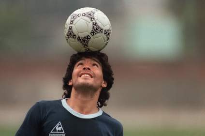 ¡Con la mano de Dios! Diego Maradona llega a sus 60 años de vida