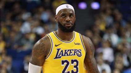 [VIDEO] “LeBron James apesta”, le gritan los seguidores de Trump durante mitin
