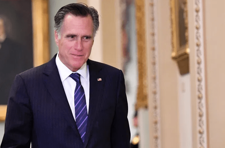 El senador estadounidense Mitt Romney (R-UT) se ha pronunciado públicamente a favor de enviar cheques de estímulo directo a los estadounidenses y, según se informa, otros miembros del Congreso están entusiasmados con la idea a raíz de la caída histórica de hoy en el mercado de valores y la casi certeza de un próximo recesión a largo plazo debido a la pandemia de coronavirus