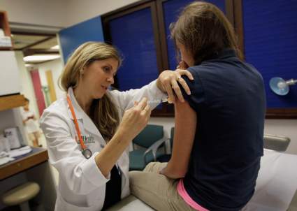 Moderna ensayará la vacuna en 3000 adolescentes de entre 12 y 17 años