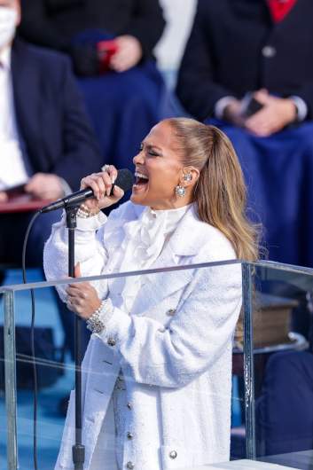 Jennifer Lopez de blanco en la Inauguración.