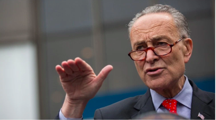  Chuck Schumer  no quiere que Trump vuelva ocupar un cargo federal