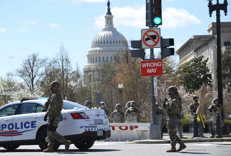 Oficiales de policía embestidos por un vehículo en el Capitolio en Washington D.C.