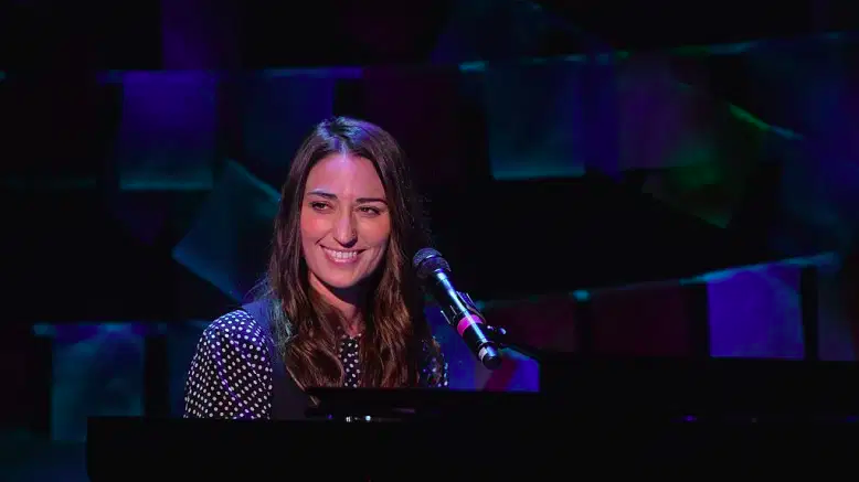 Sara Bareilles es una de las intérpretes del Concierto del Día de los Caídos de esta noche.