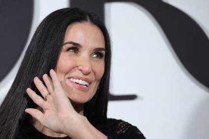 Demi Moore enciende Instagram con selfies en bikini y al natural [FOTOS]