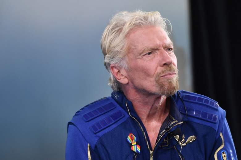 Sir Richard Branson habla después de que voló en el espacio a bordo de un recipiente galáctico virgen, un viaje que describió como la "experiencia de una vida", y uno que espera que conduzca con la era del turismo espacial lucrativo en SpacePort America, cerca de la verdad y las consecuencias.