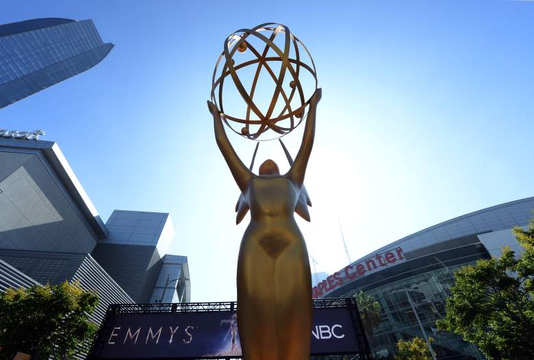 Una estatua de Emmy se coloca en la entrada de la alfombra dorada en la entrada de Microsoft Theatre para la 70a Premios Emmy el 13 de septiembre de 2018 en Los Ángeles, California.