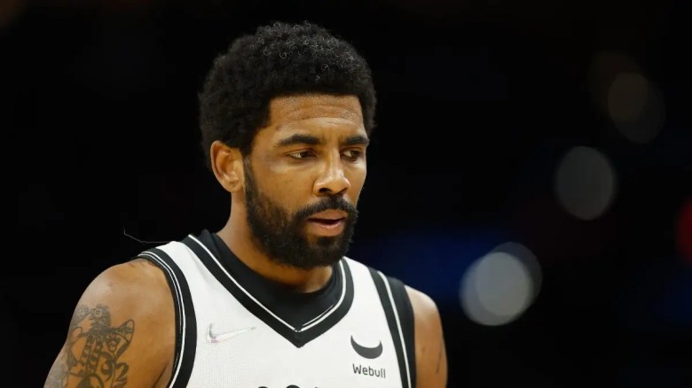 La estrella de los Nets, Kyrie Irving, no puede jugar en la ciudad de Nueva York.