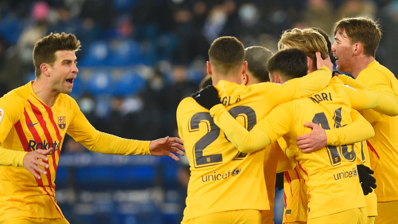 Frenkie de Jong celebra un gol con el Barcelona.