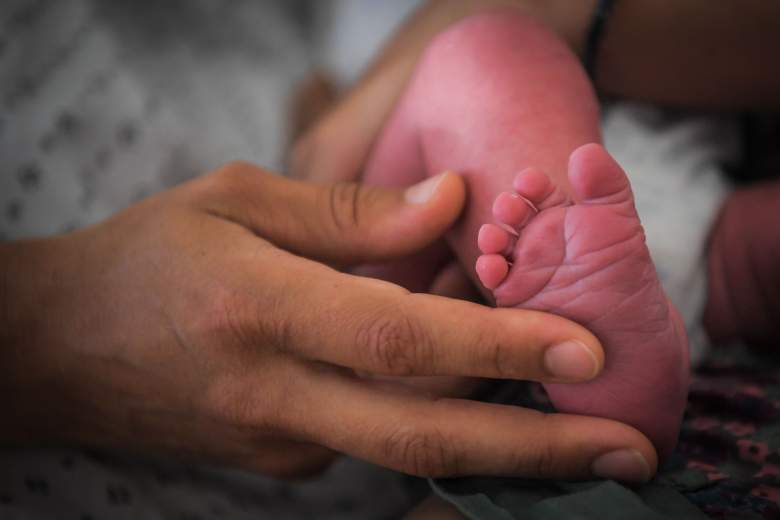 Madre demanda a compañía de alimentos tras la muerte de su bebé por salmonella