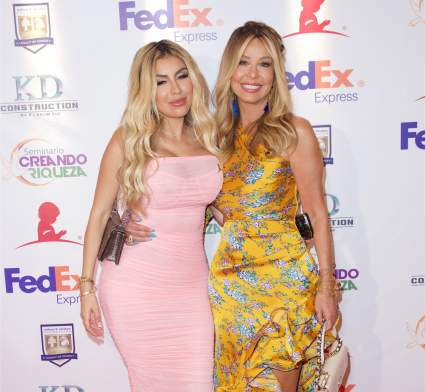 ¡Asombroso! Myrka Dellanos luce más joven que su hija Alexa de 28 años