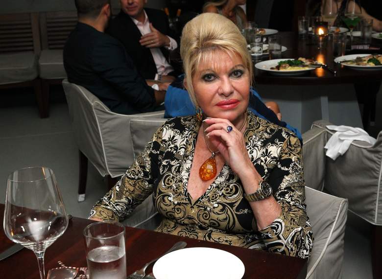 Ivana Trump asiste a Jason Binn de la revista DuJour celebra la fiesta anual de lanzamiento de Art Basel Miami Beach en Delano Beach Club el 1 de diciembre de 2015 en Miami Beach, Florida.