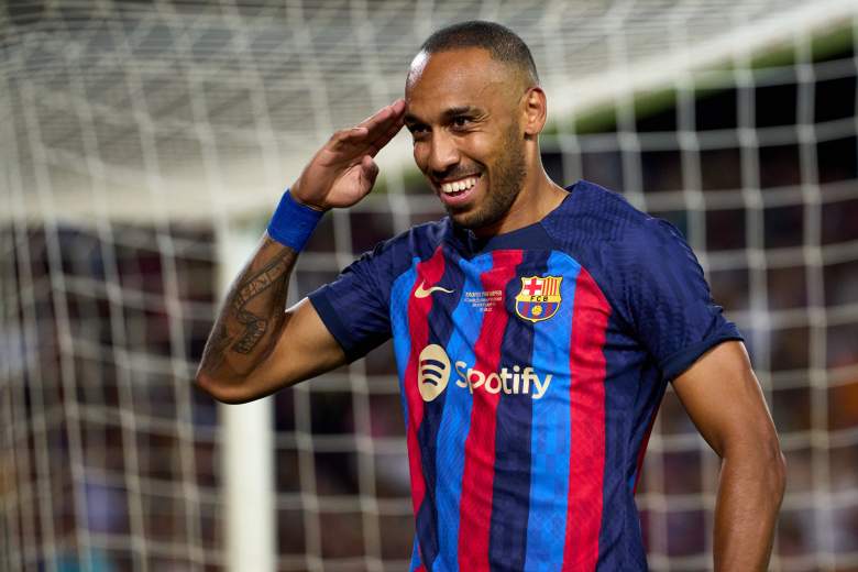 Pierre-Emerick Aubameyang del FC Barcelona celebra después de marcar el quinto gol de su equipo durante el partido del Trofeo Joan Gamper entre el FC Barcelona y Pumas UNAM en Spotify Camp Nou el 07 de agosto de 2022 en Barcelona, España.