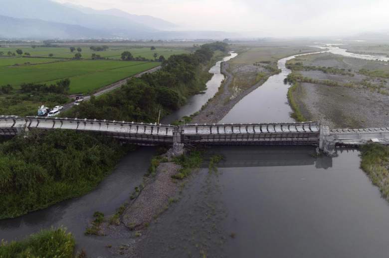 Terremoto de 6.8 grados en Taiwán derrumba puentes y edificios